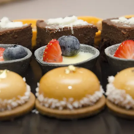 Intercontinental By Ihg Otel 5*