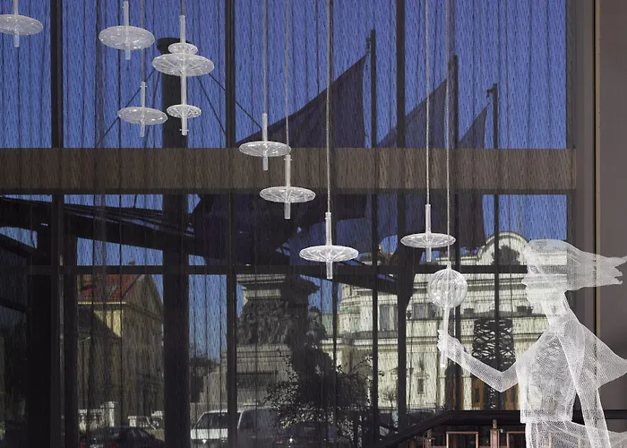 Intercontinental By Ihg Хотел