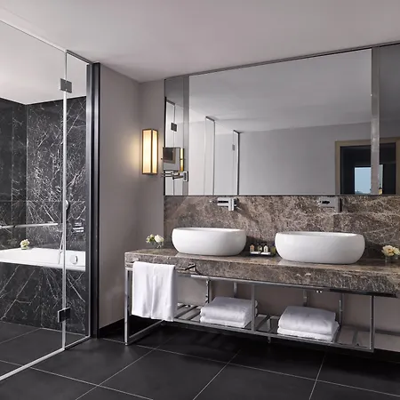 Intercontinental By Ihg 5*