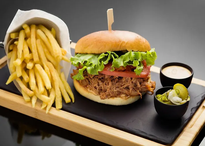 Intercontinental By Ihg 5*